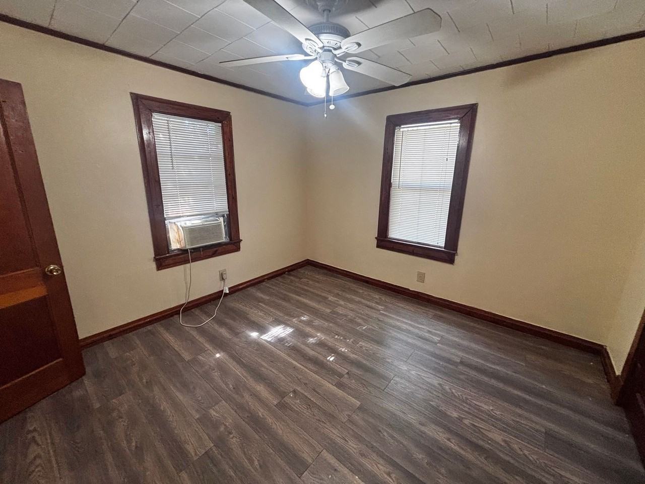 136 Tissington St - Photo 7 of 11