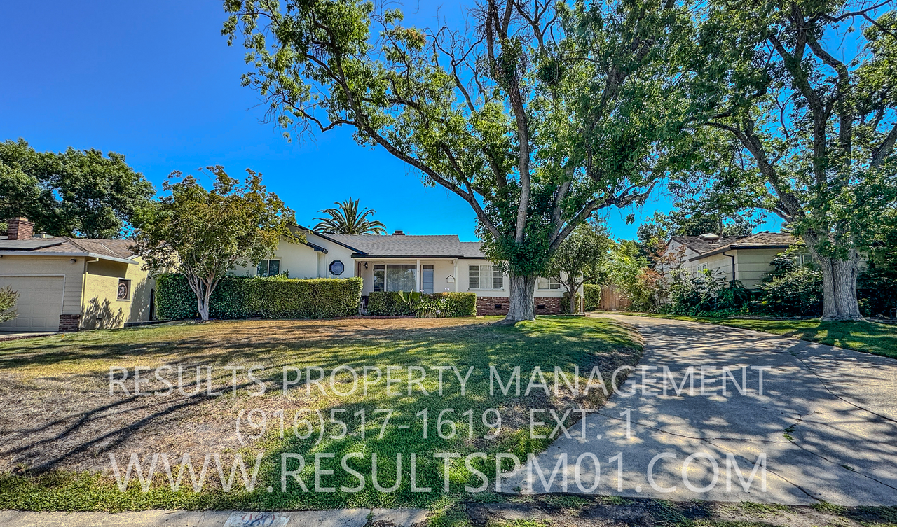 980 Coronado Blvd - Photo 2 of 23