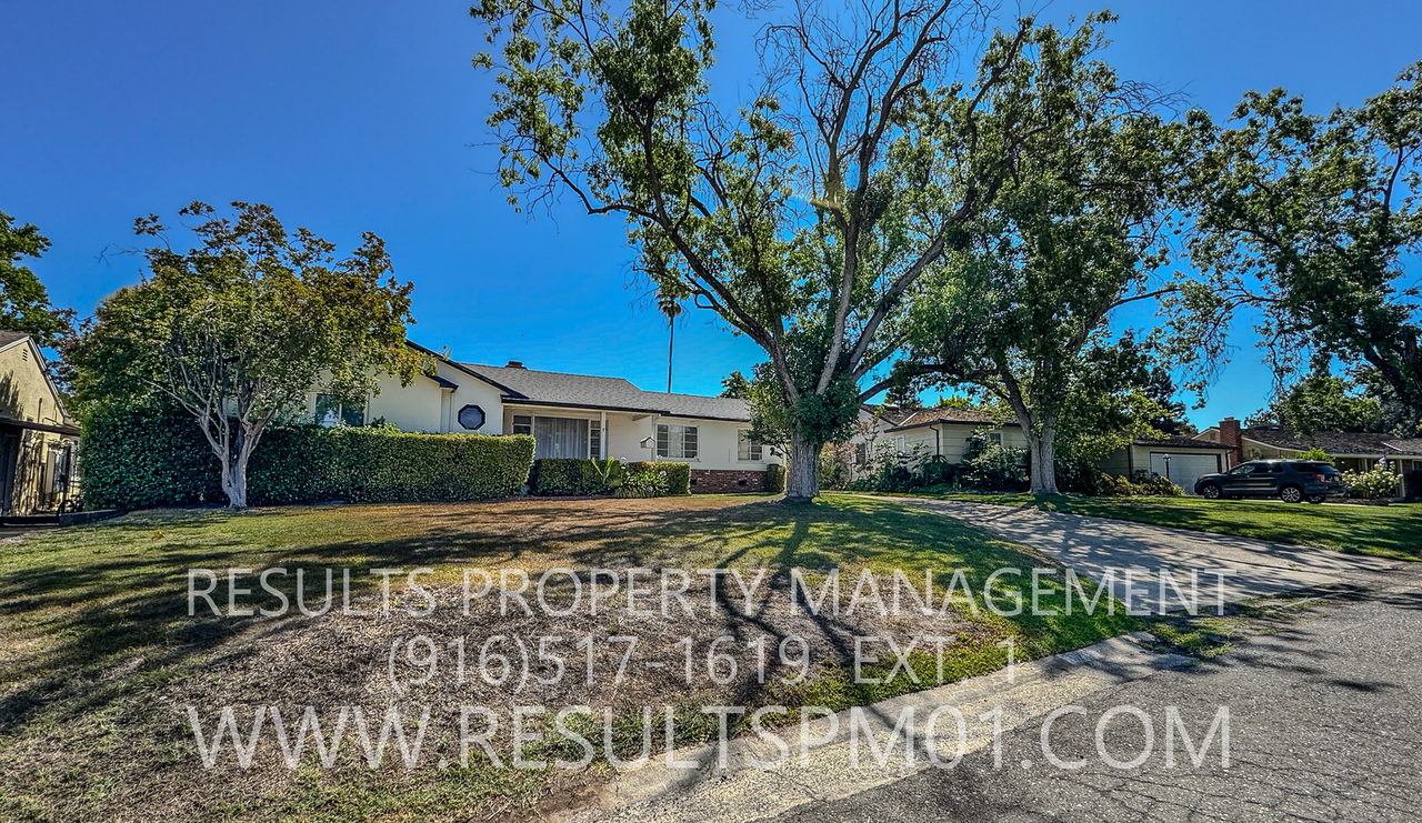 980 Coronado Blvd - Photo 3 of 23