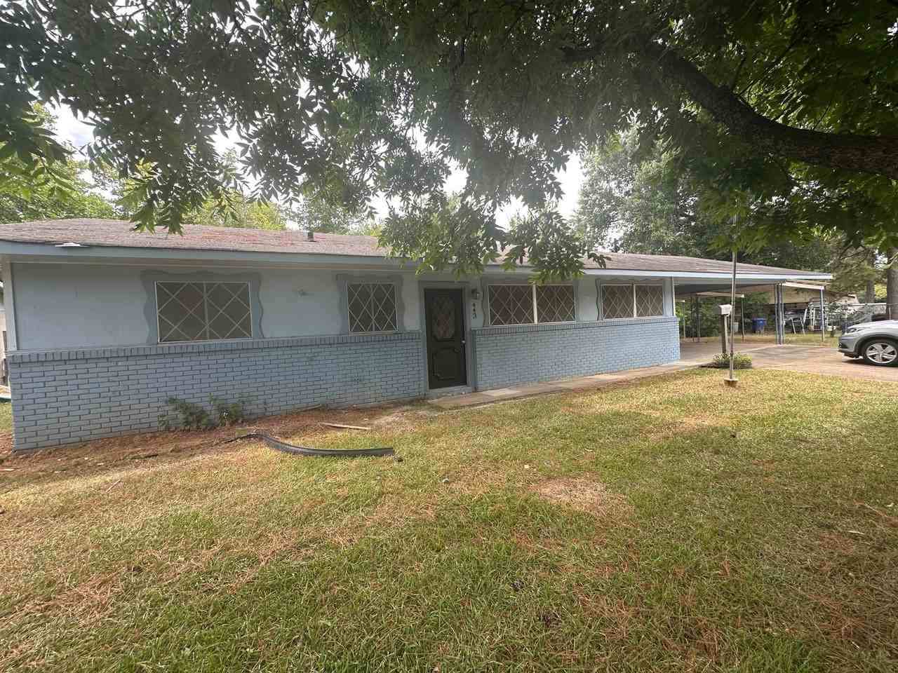 443 Janet Ln - Photo 3 of 26