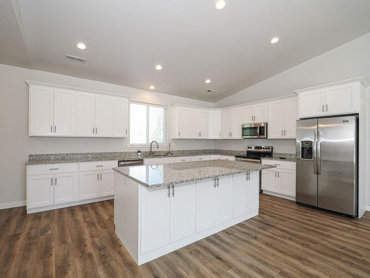 115 N 2200 W - Photo 3 of 31