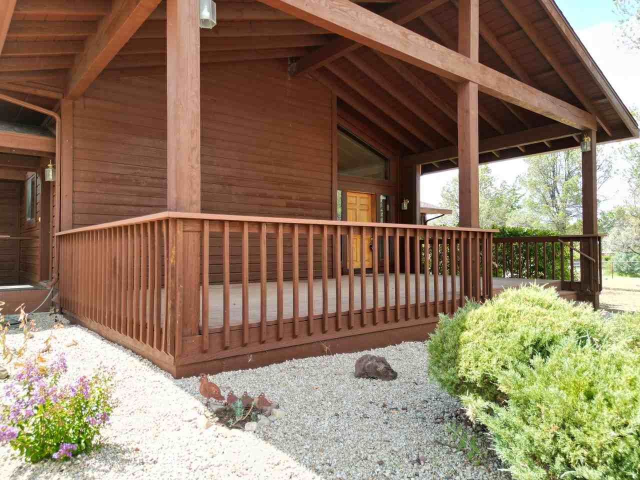 8470 N Vista Ln - Photo 3 of 42