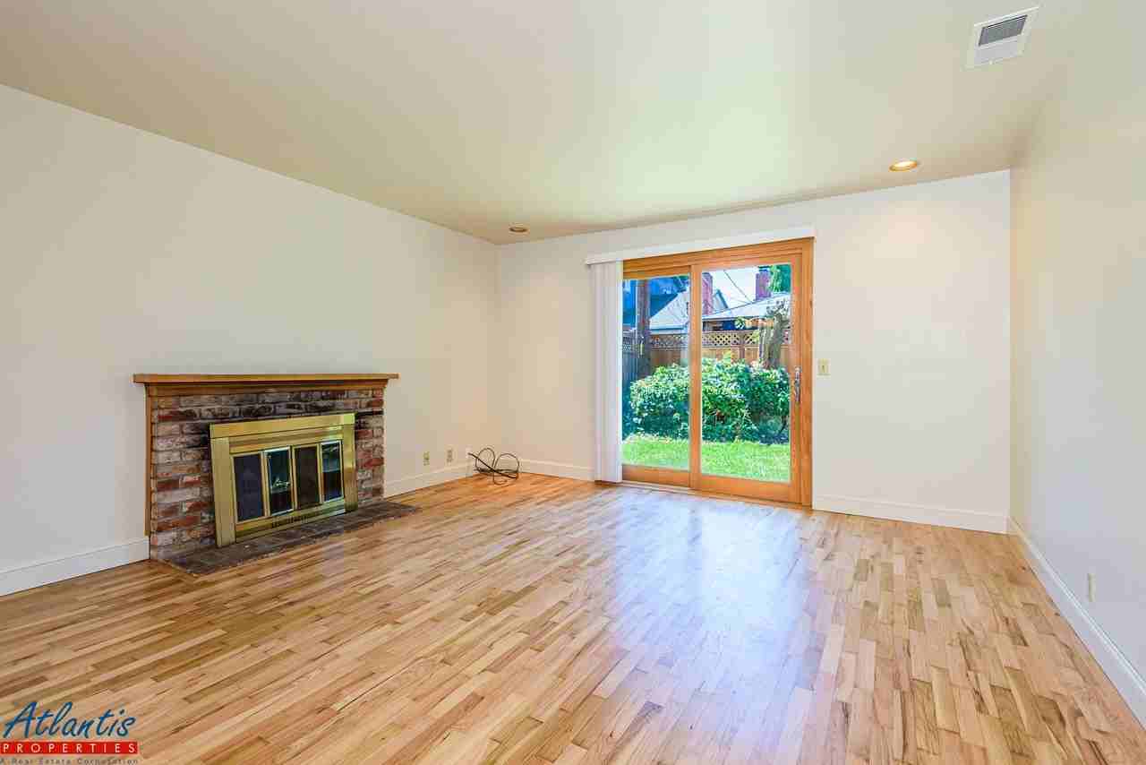 737 Hamann Dr - Photo 3 of 17