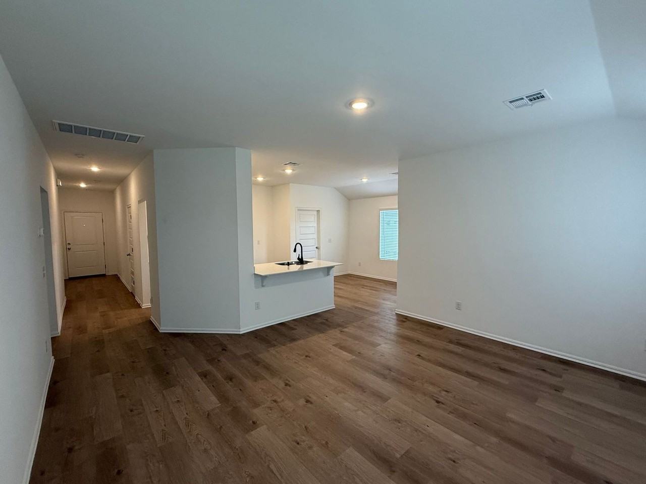 644 Sw 11th St - Photo 4 of 17