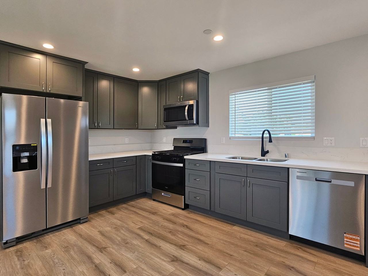 10622 Kester Ave - Photo 2 of 7