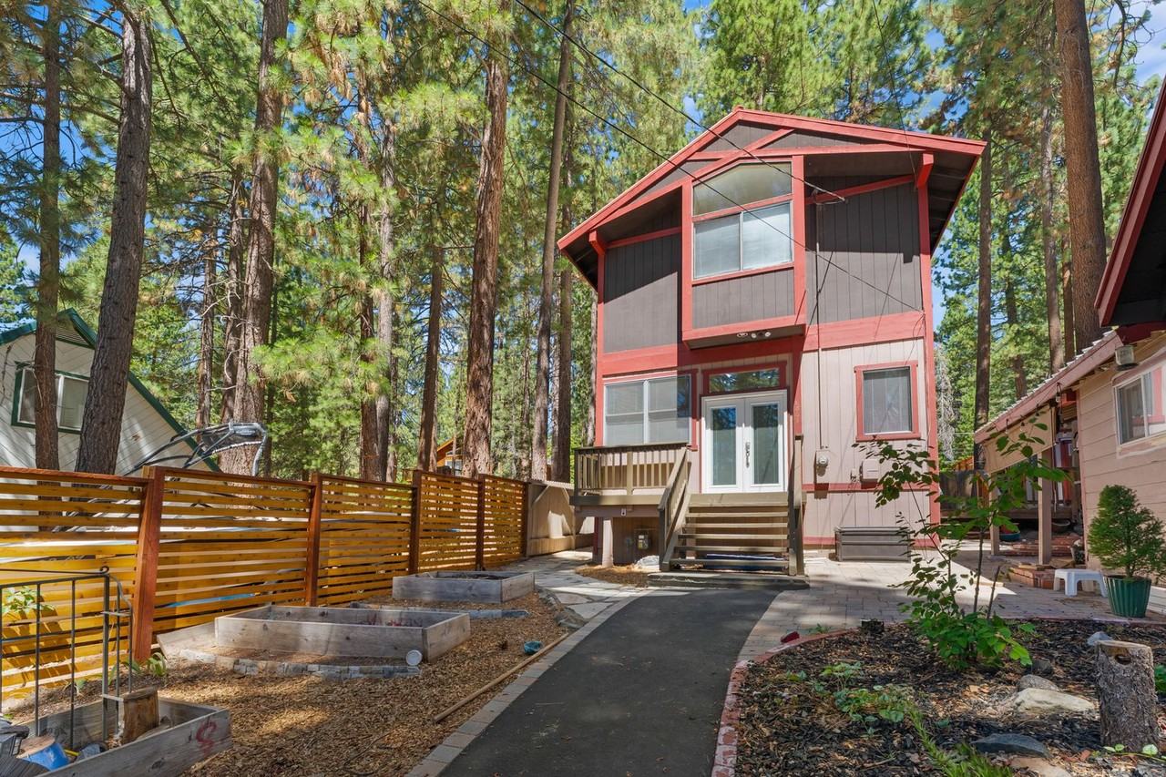 8661 Steelhead Ave - Photo 3 of 24