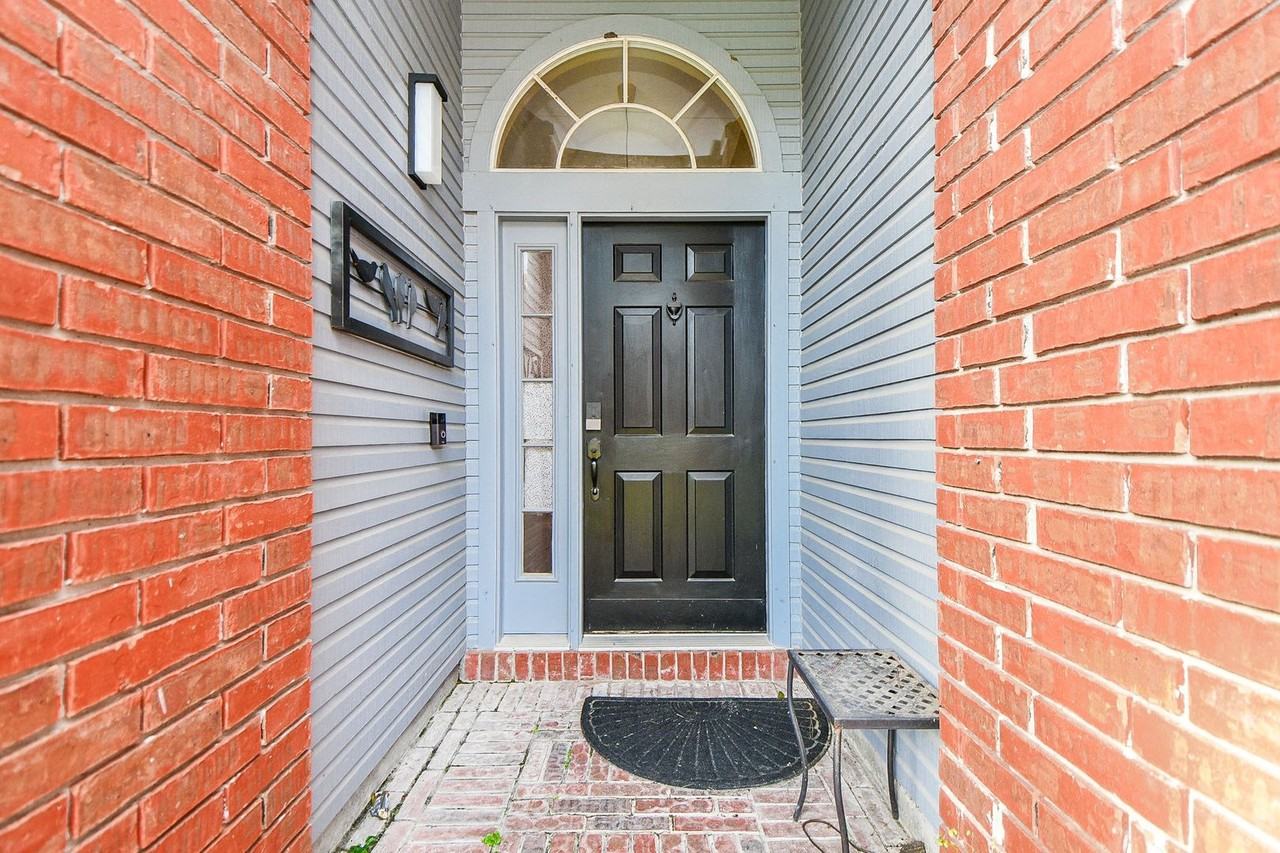 8323 Lake Crystal Dr - Photo 2 of 32