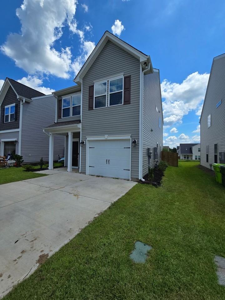 1032 Crescent Moon Loop - Photo 3 of 50