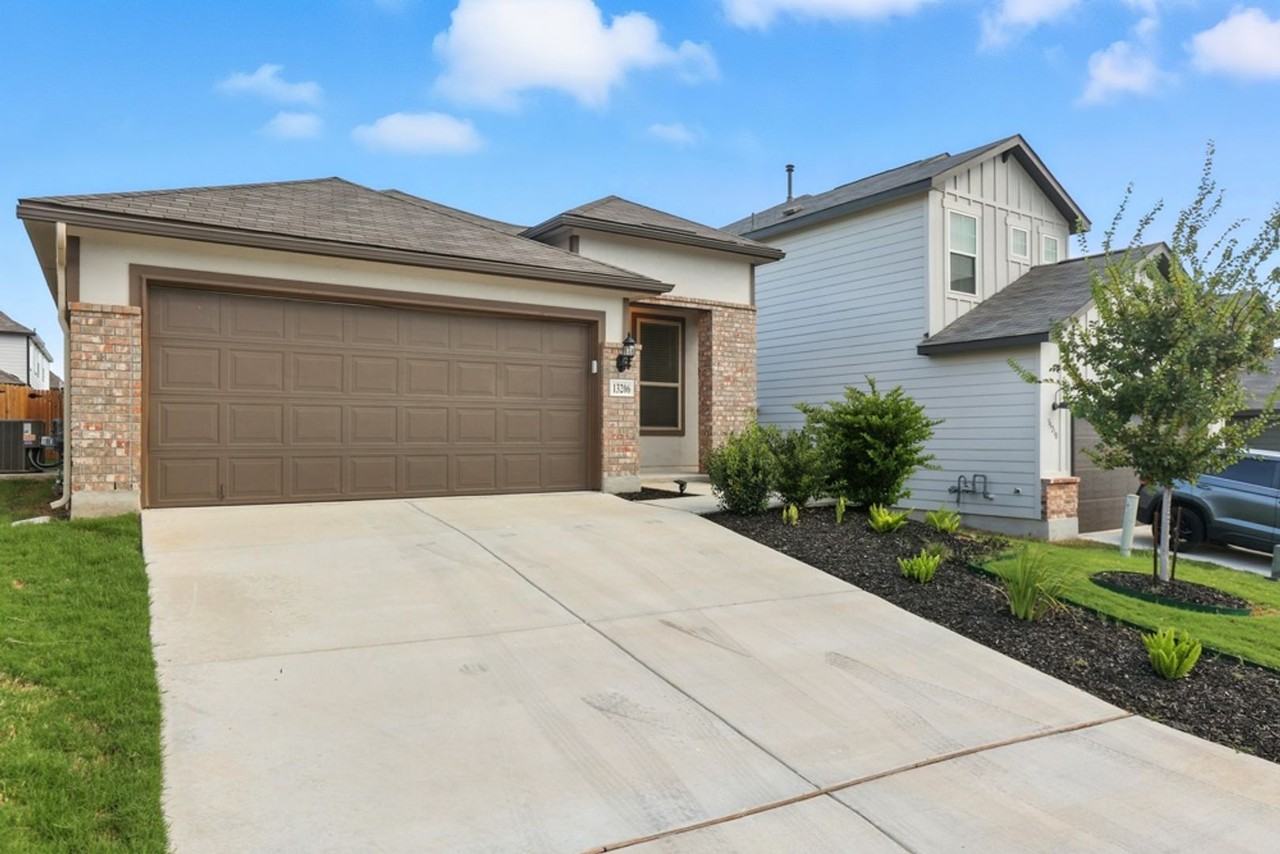 13206 Edith Gdns - Photo 2 of 24