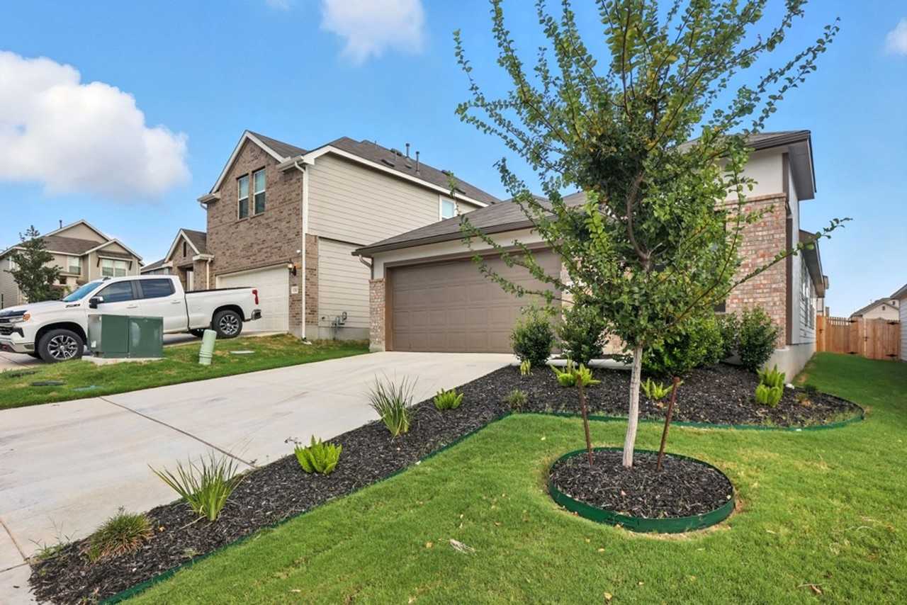 13206 Edith Gdns - Photo 3 of 24