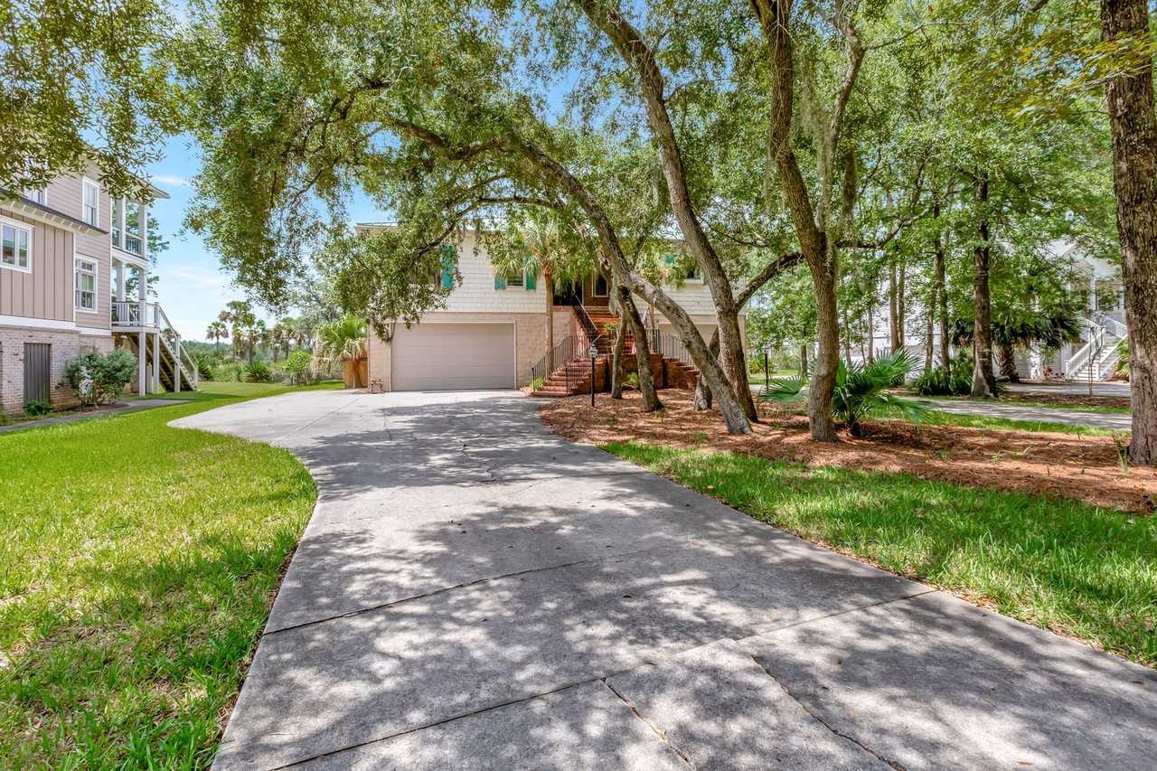 1392 Eden Road - Photo 2 of 50