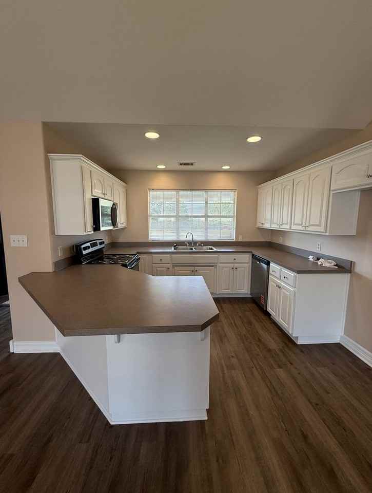 3035 Zion Rd - Photo 3 of 10