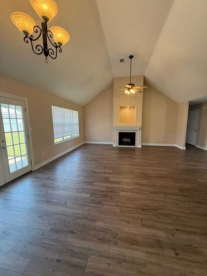 3035 Zion Rd - Photo 4 of 10