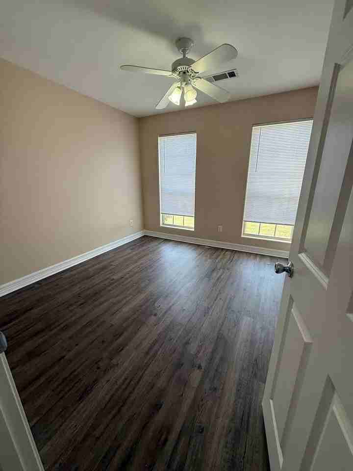 3035 Zion Rd - Photo 6 of 10