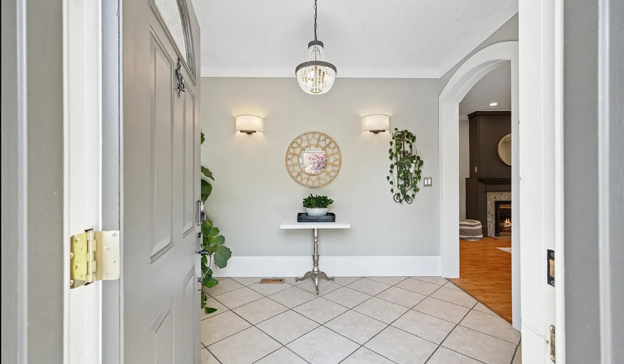 115 E Highland Ave - Photo 4 of 31