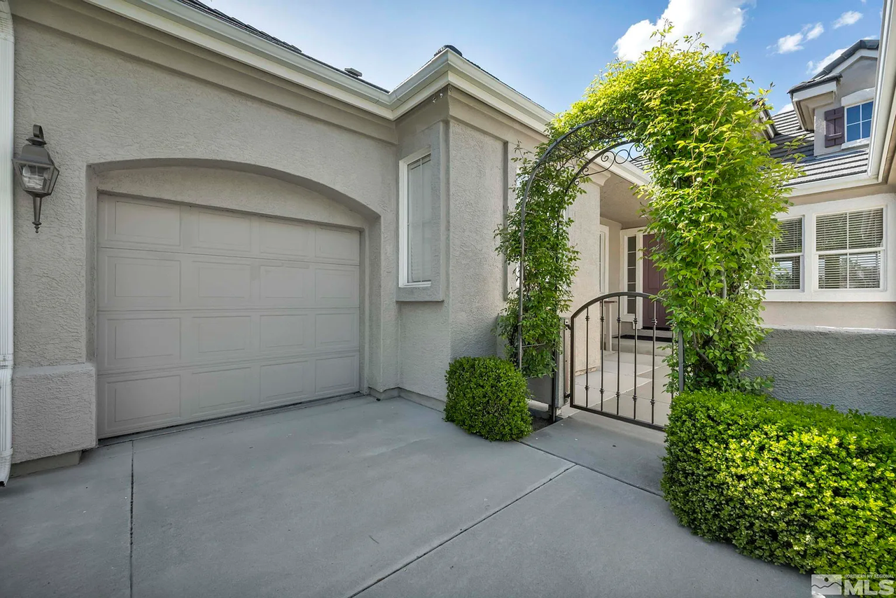 1657 Aspen Creek Rd - Photo 2 of 29