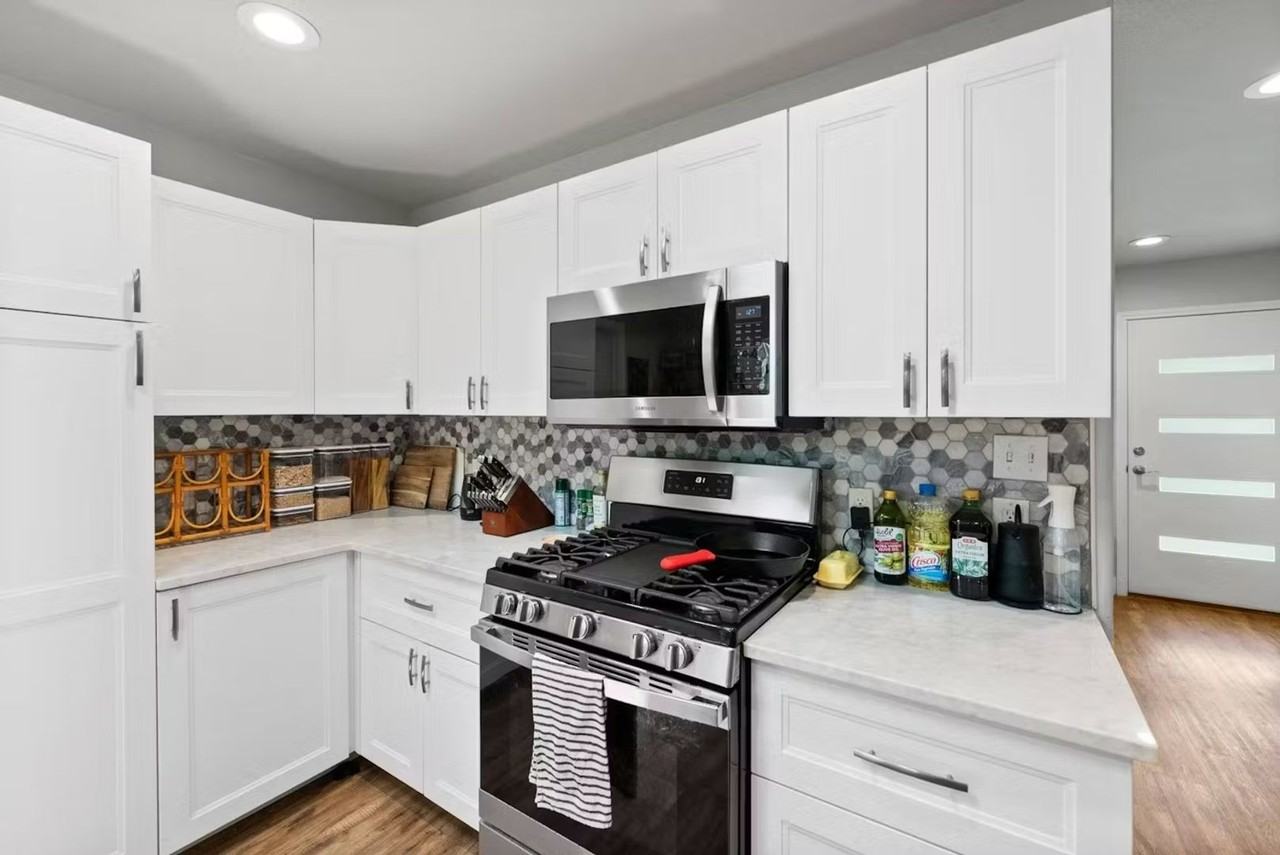 5704 Glenhollow Path - Photo 6 of 14