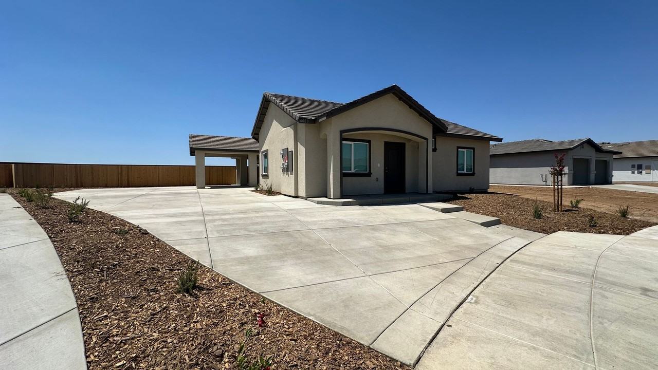 Coyote Run Duplexes 6000 - Photo 2 of 2