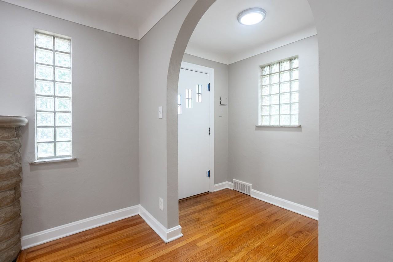 3210 Capehart Drive - Photo 3 of 24