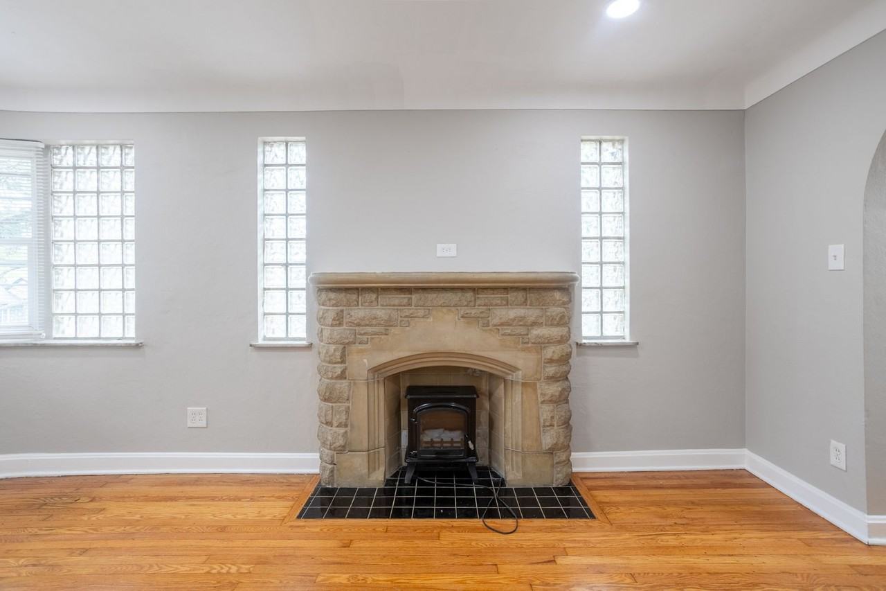 3210 Capehart Drive - Photo 4 of 24