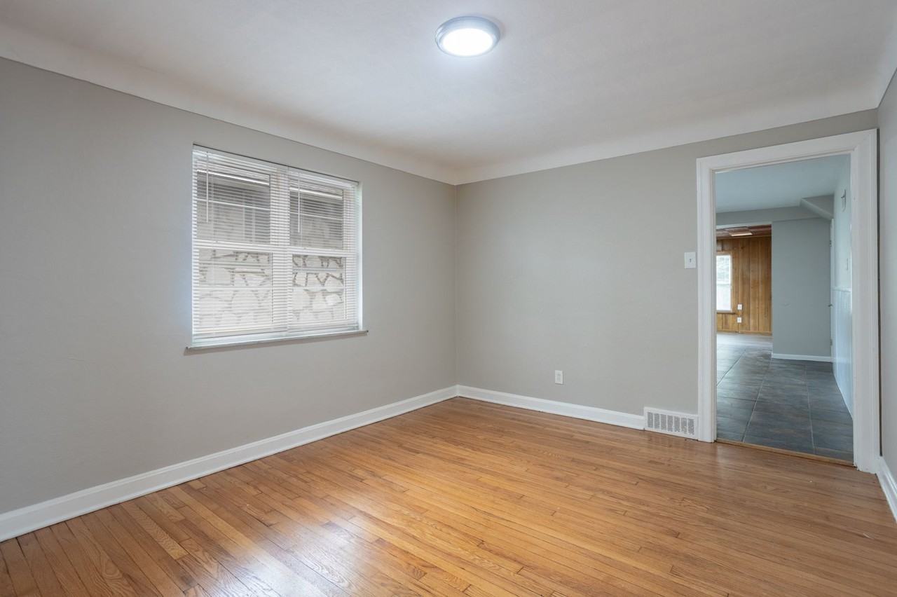 3210 Capehart Drive - Photo 6 of 24