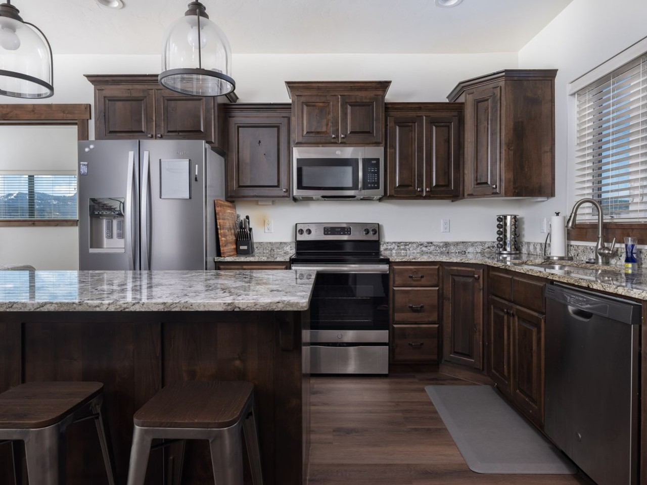 8549 S Caribou Ct - Photo 4 of 14