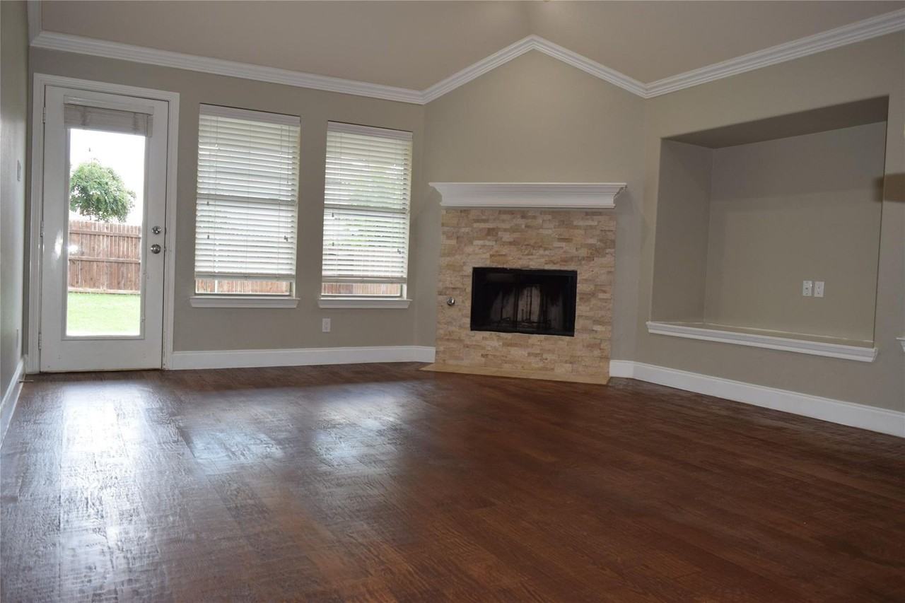 5201 Birchwood Dr - Photo 2 of 9