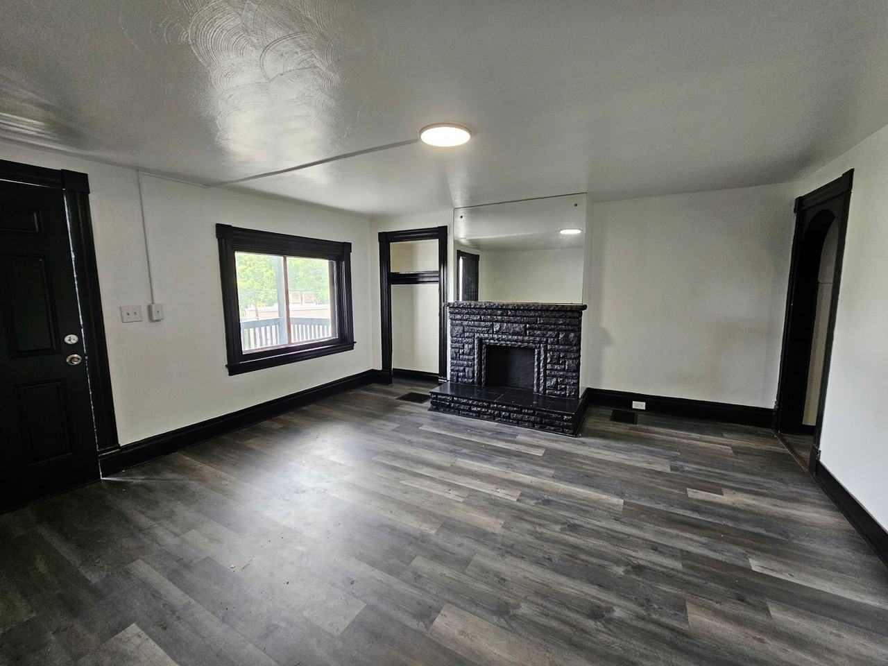 2658 S 18th St - Photo 2 of 15