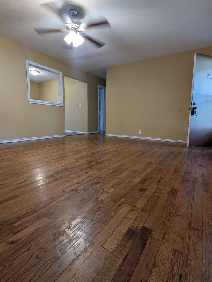 912 Red Bud Dr - Photo 4 of 13