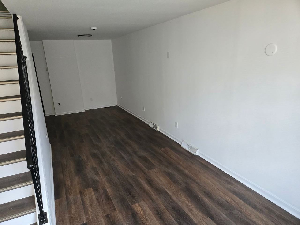 822 Anchorage St - Photo 3 of 8