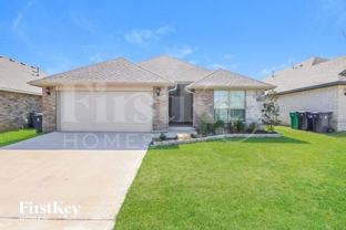 9028 Nw 142nd St - Photo 1 of 1