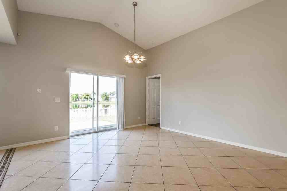 2347 Topaz Trl - Photo 4 of 16