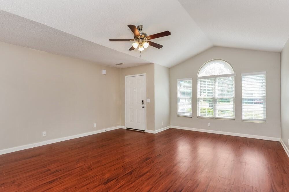 1443 Rochester Dr - Photo 3 of 16