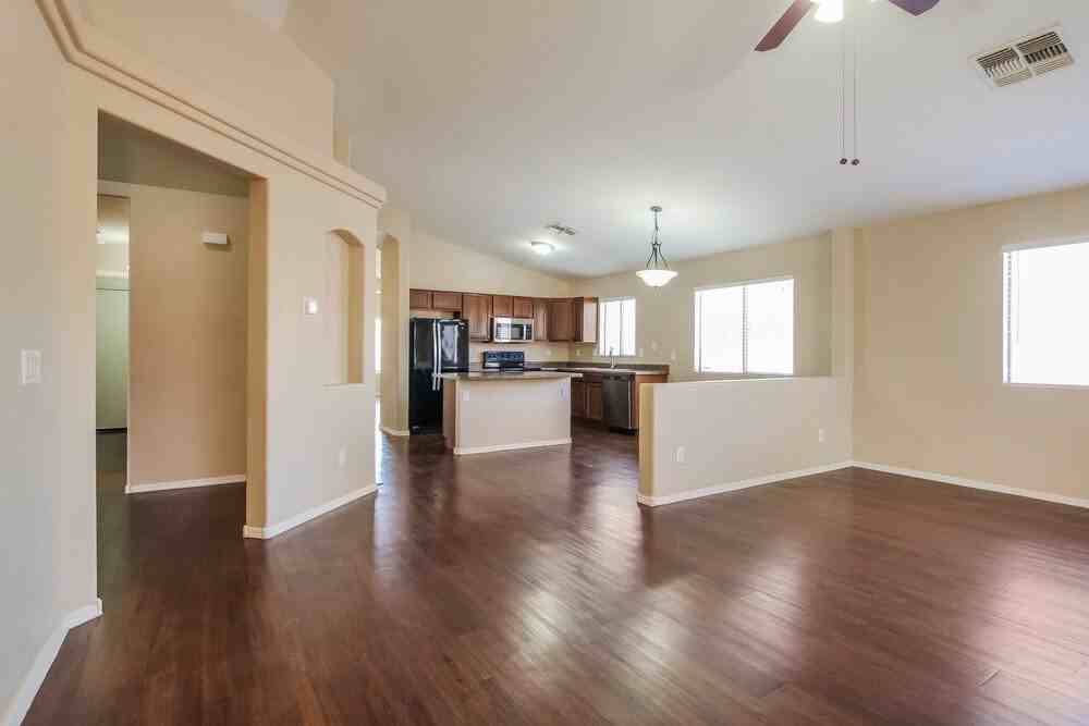 21818 W Sonora St - Photo 5 of 16