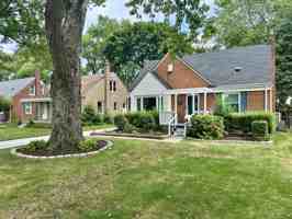 featured image of 1914 N Wilson Ave