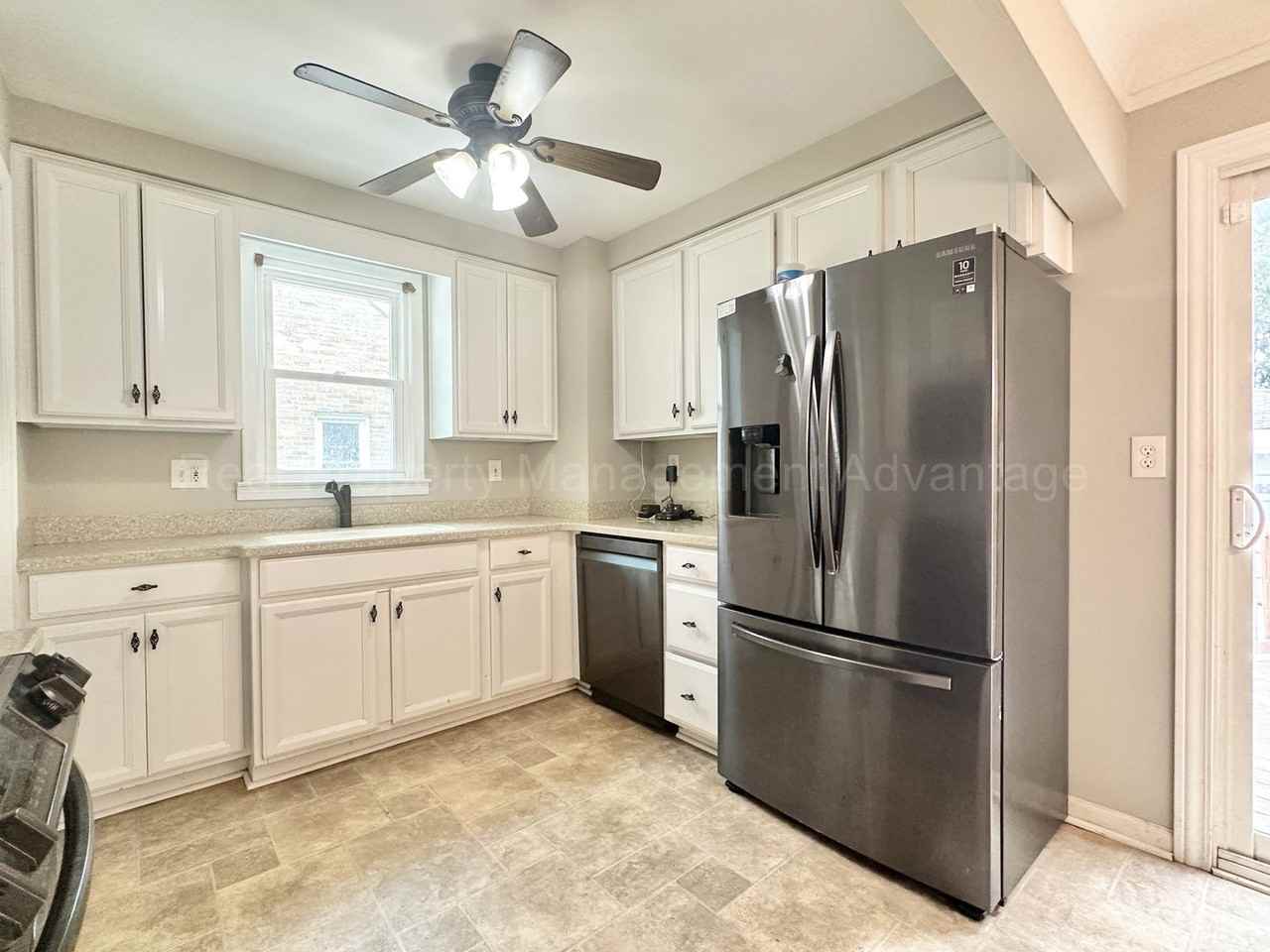 1914 N Wilson Ave - Photo 6 of 32