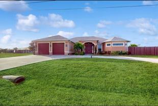 1012 Sw 39th Ter - Photo 1 of 1