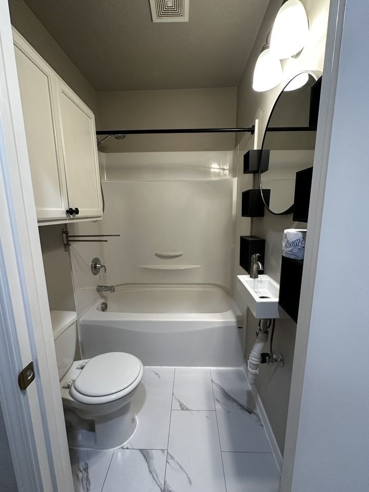 254 Sw 7th St - Photo 3 of 24