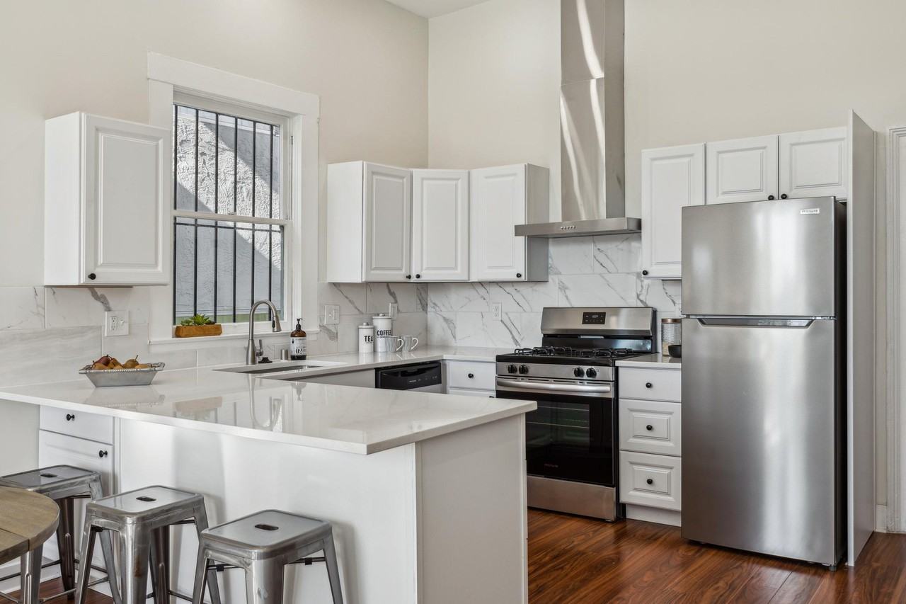 632 Florida St - Photo 2 of 6