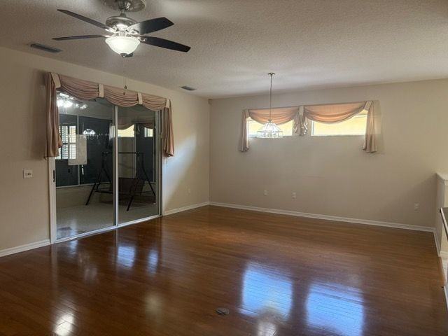 410 Fairlane Dr - Photo 3 of 25