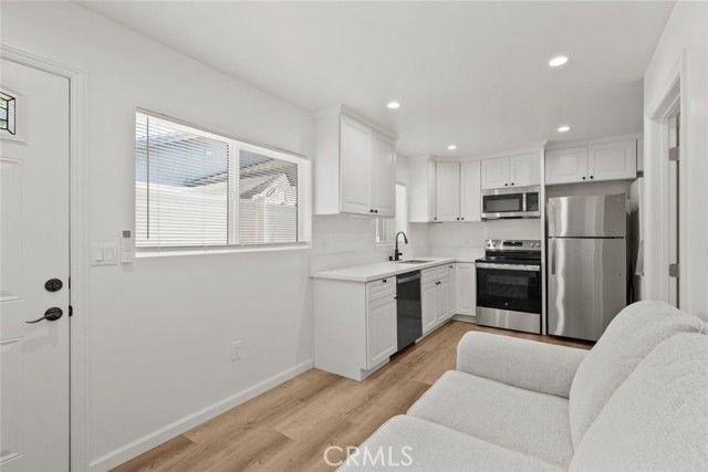 1314 Pico St ##C - Photo 3 of 7