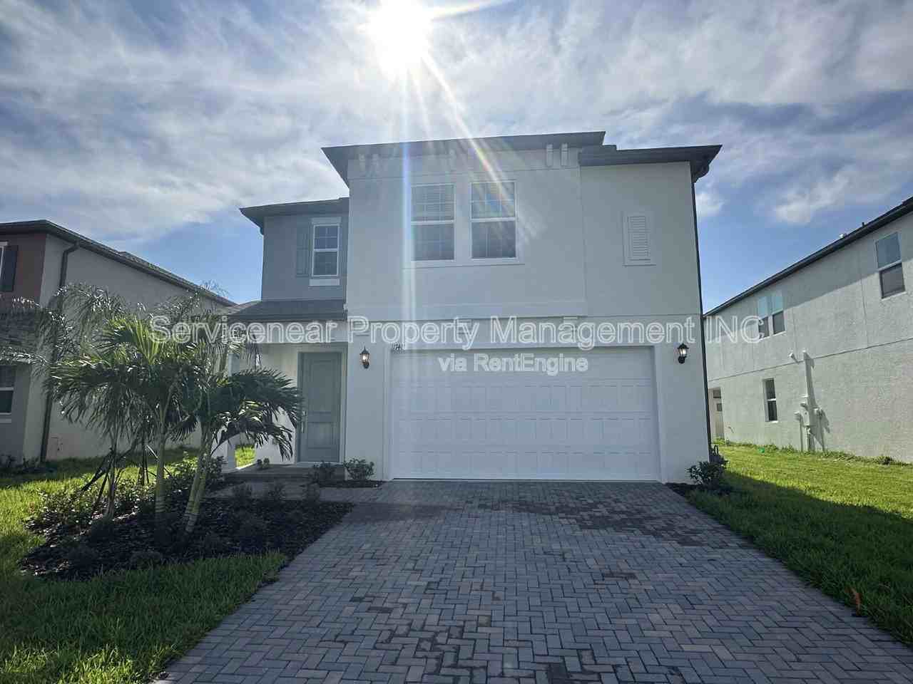 11748 71st Ave E - Photo 3 of 50