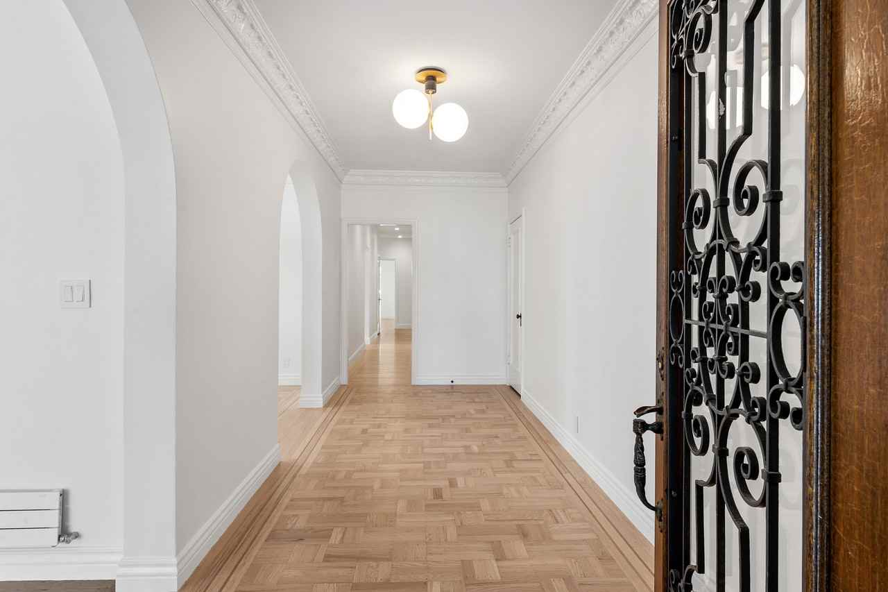 1721 Beach St - Photo 3 of 50