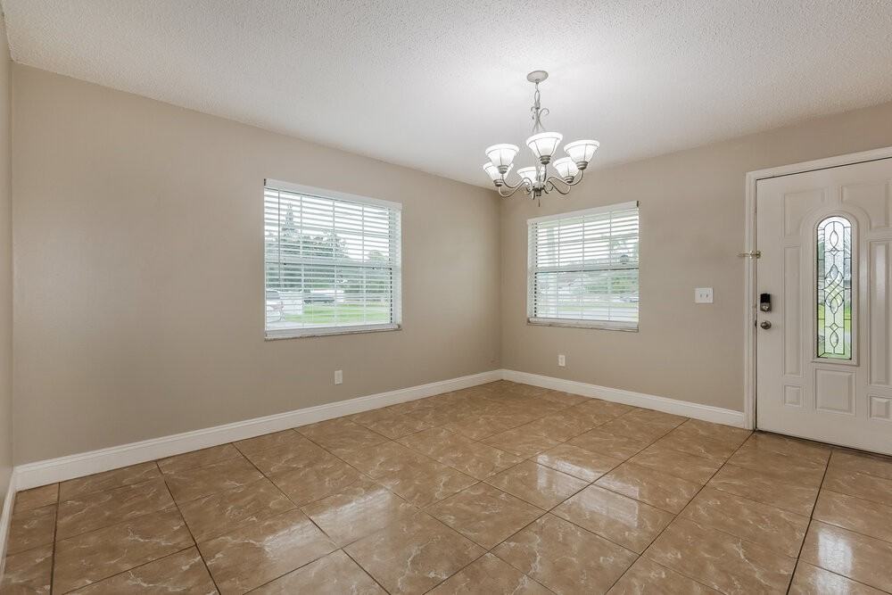 6624 N Cameron Ave - Photo 3 of 16