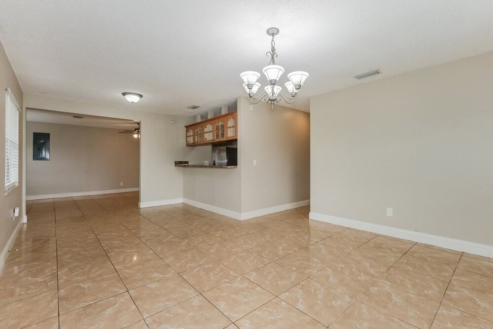 6624 N Cameron Ave - Photo 4 of 16
