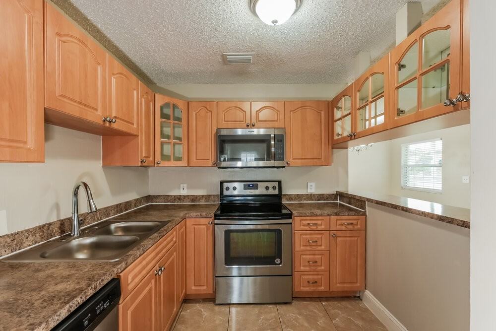 6624 N Cameron Ave - Photo 6 of 16