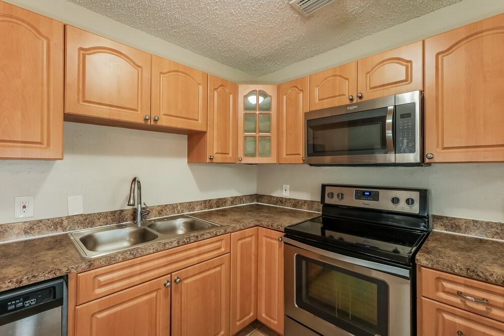 6624 N Cameron Ave - Photo 7 of 16