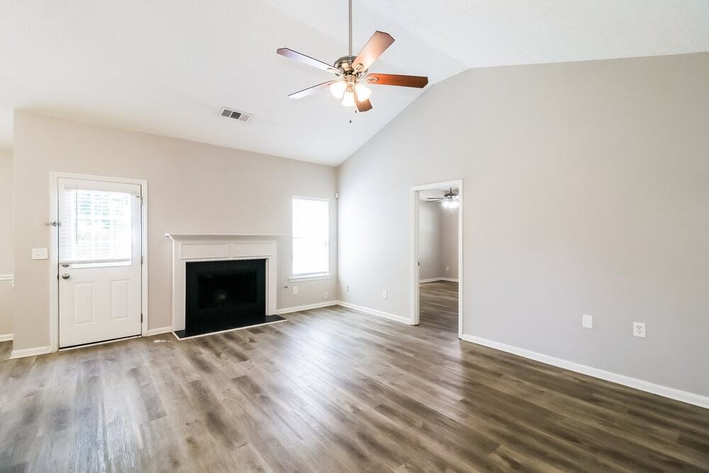 1500 Logan Ln - Photo 6 of 16