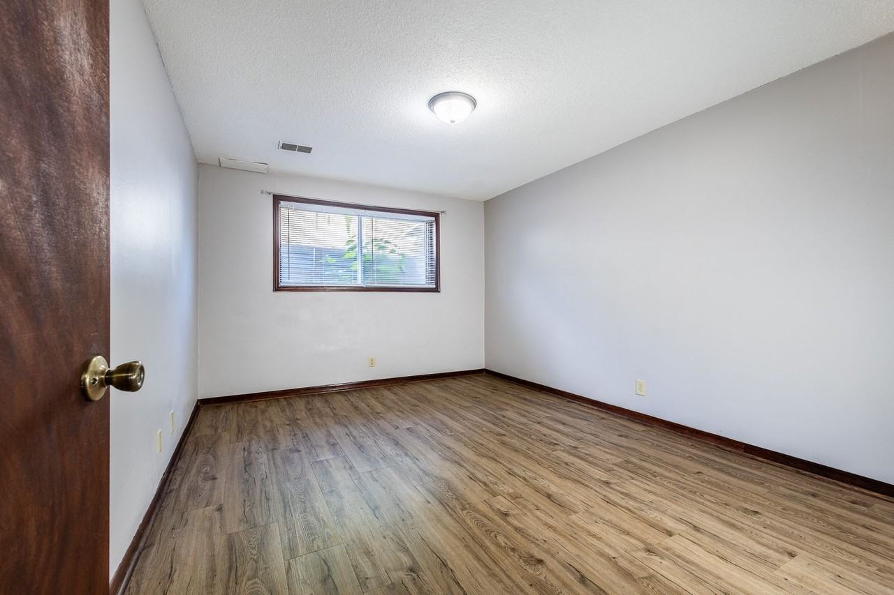 46th Street Apartments - Photo 6 of 10