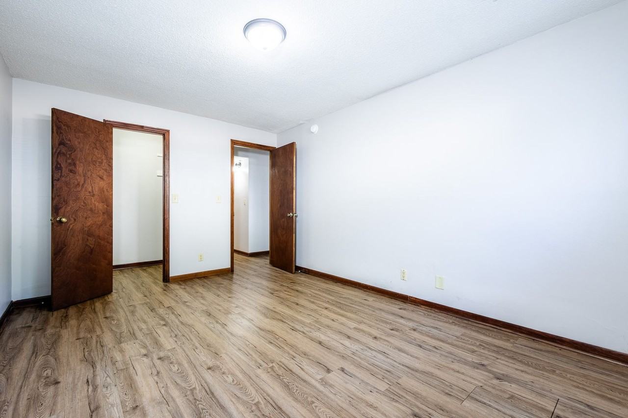 46th Street Apartments - Photo 7 of 10